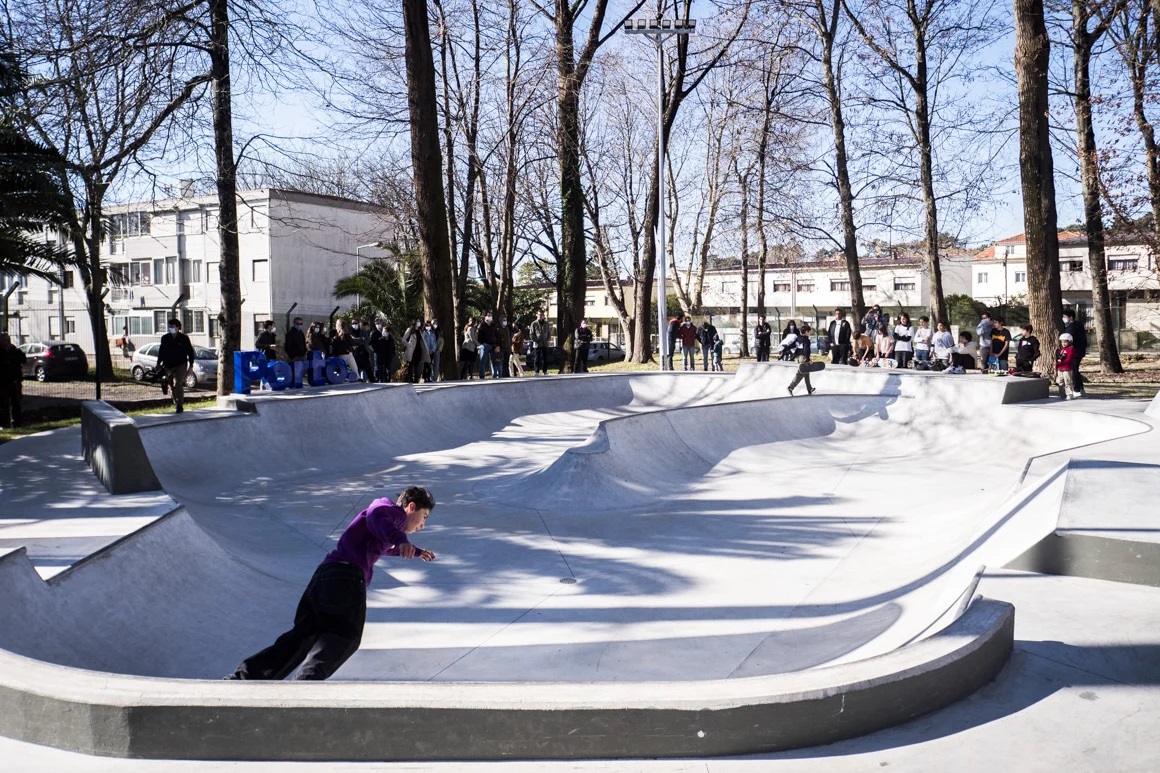 Skate no Porto atrai centenas em evento urbano